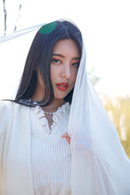 Load image into Gallery viewer, Pleated Off-white Abaya