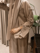 Load image into Gallery viewer, Bows Abaya in Beige
